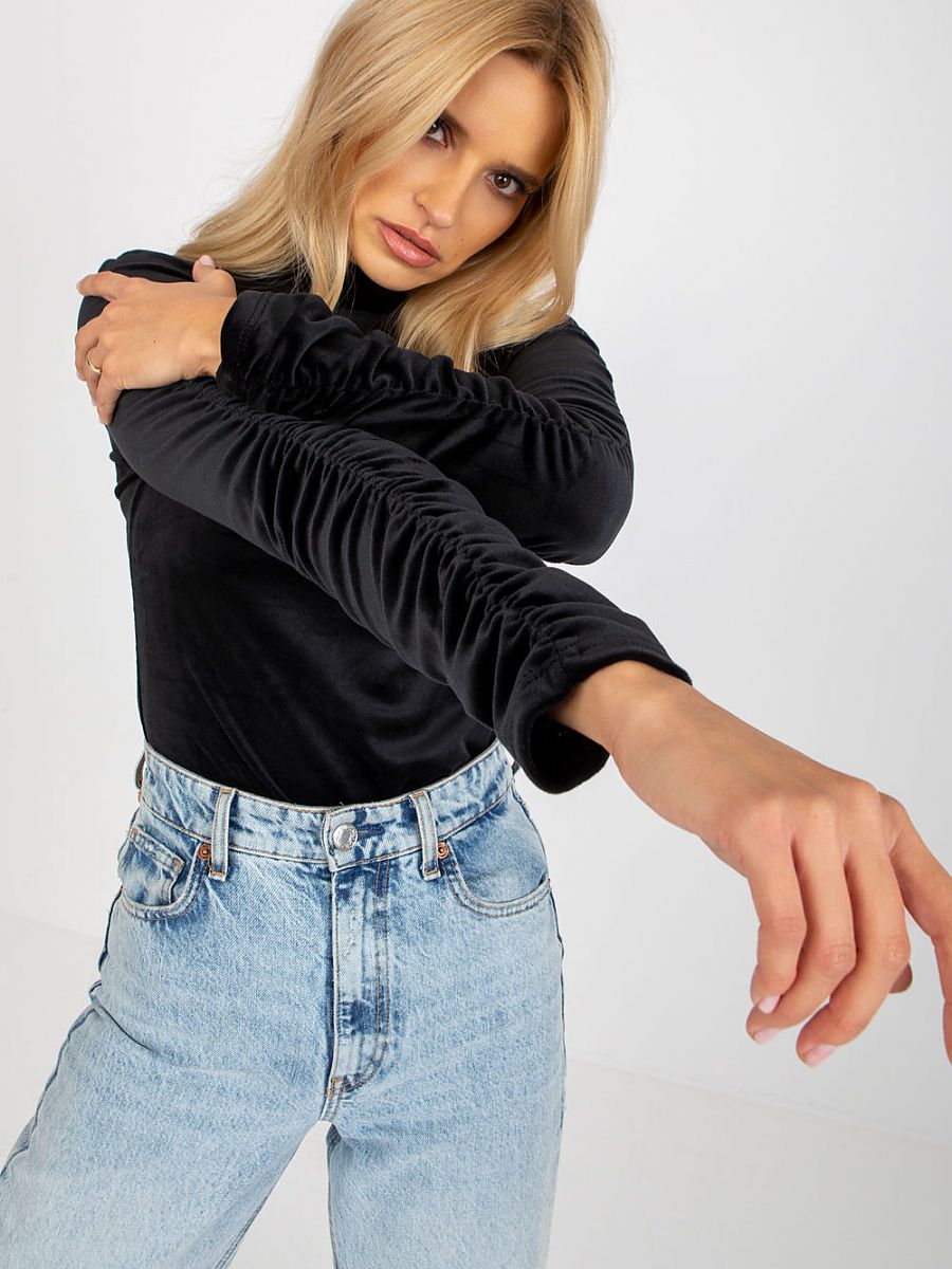 Blouse model 173732 Rue Paris